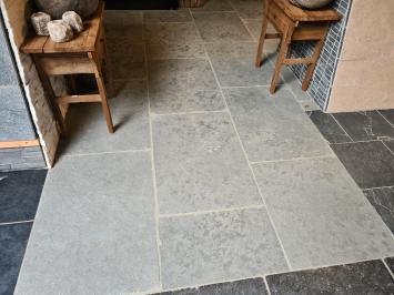 Castle Stone Grey Antique 60x90 cm Semi Honed