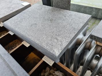 Hardsteen Zwembadrand Gevlamd Geborsteld 50x35x3/5 cm