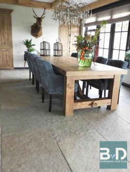 Castle Stone Beige Antique 60x90 cm Semi Honed