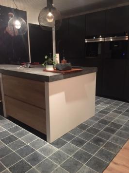 Vietnamees hardsteen 30x30 cm landelijke plavuizen